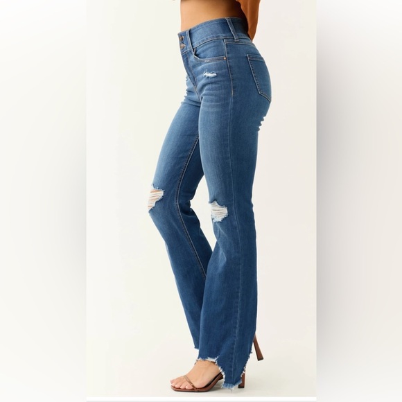 Rewash Medium Wash Fit And Flare Torn Hem Jeans Womens Size 9/29 Stretchy - Picture 1 of 11